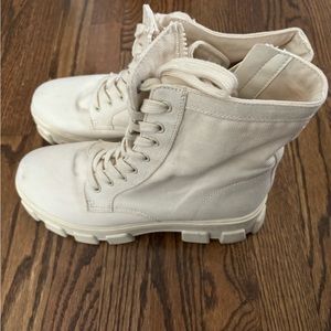 Circus Cream Women’s 9 1/2 Combat Boots